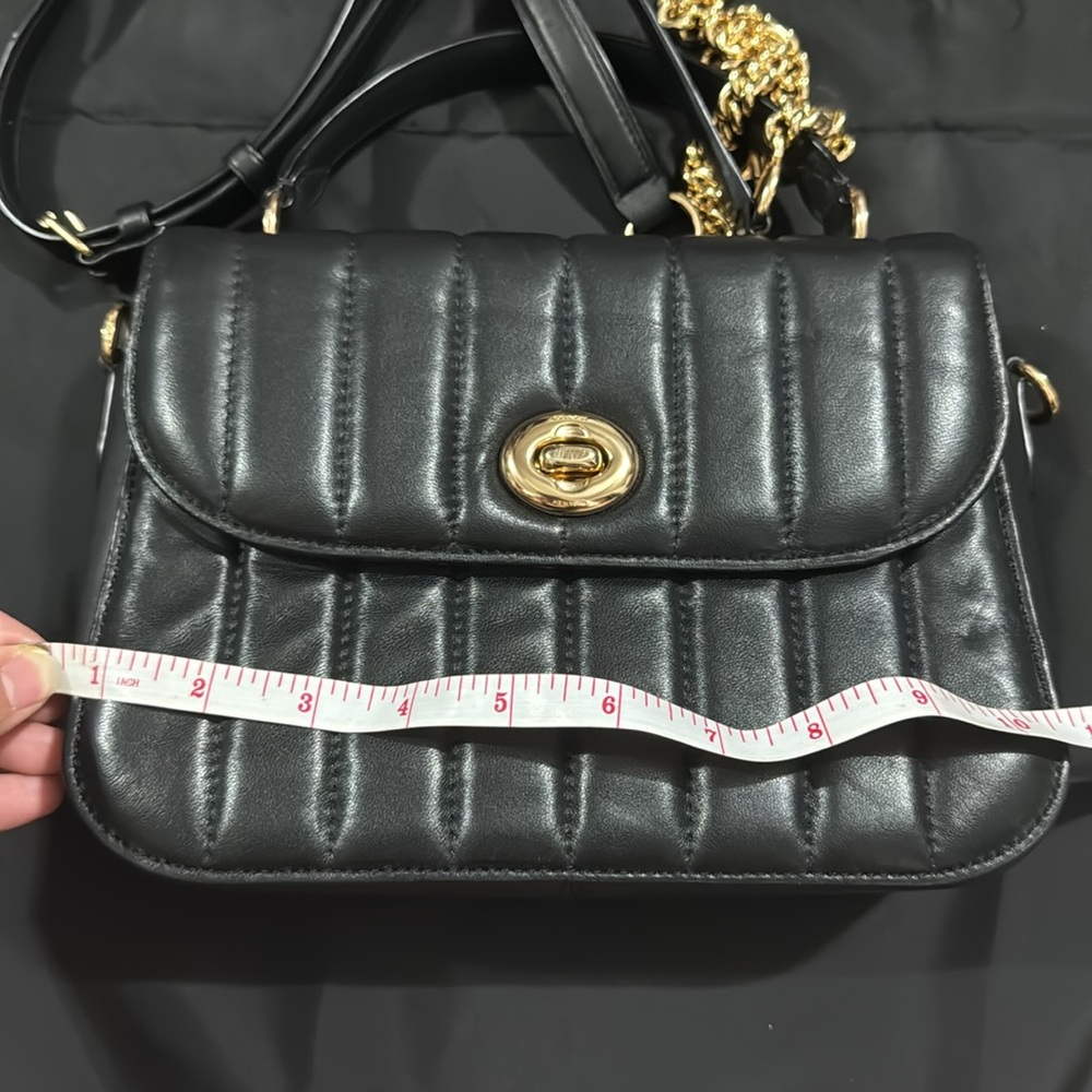Elegant Black Quilted coach handbag - Picture 4 of 8